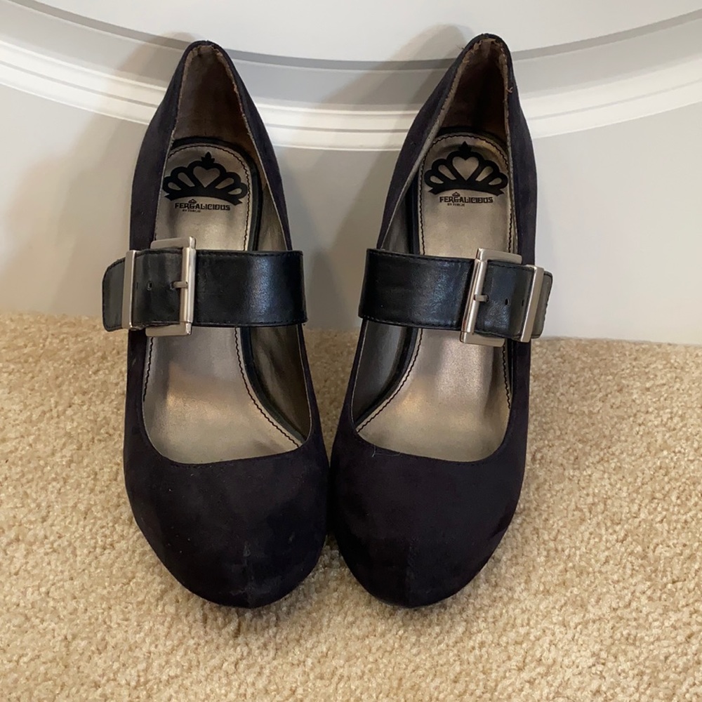 Black Pumps